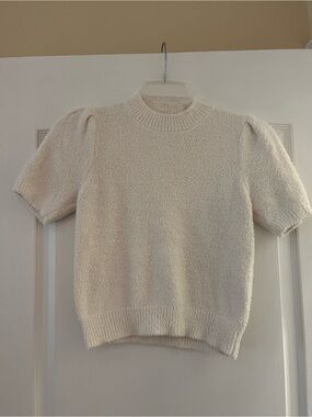 She + Sky Cream Textured Short Sleeve Knit Top